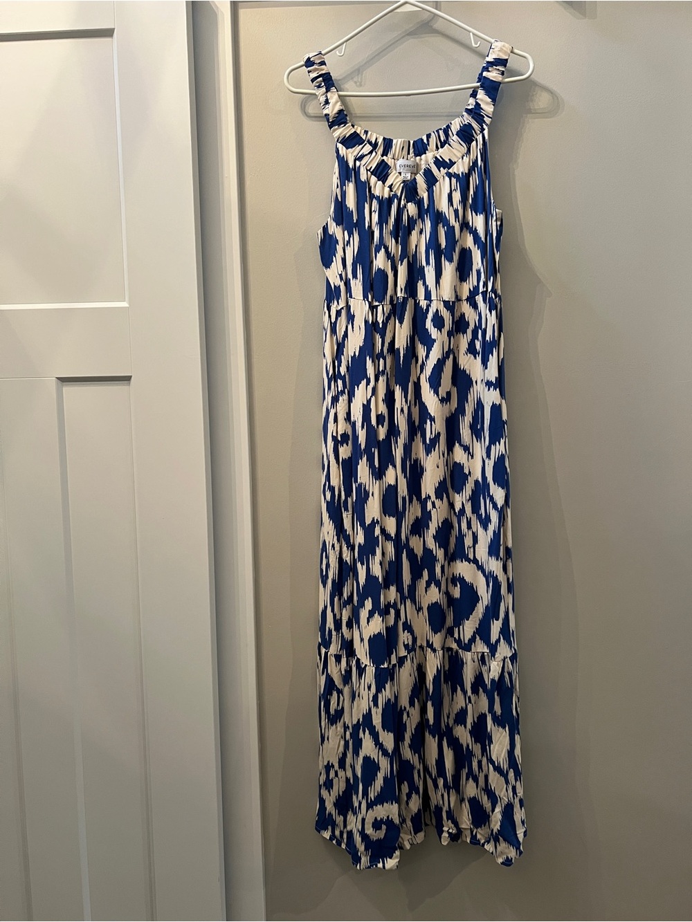Evereve Blue & White Printed Sleeveless Maxi Dress